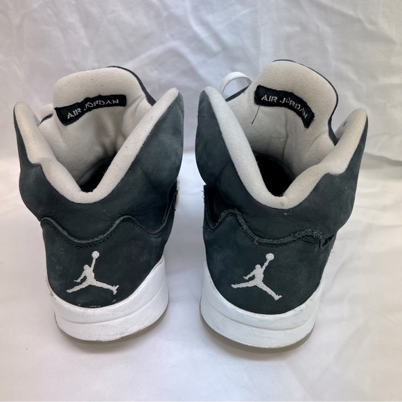 Nike Air Jordan 5 Retro Oreo tennis shoes. - Picture 8 of 11